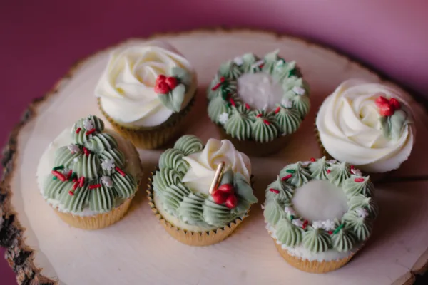 Holiday Cupcake Decorating