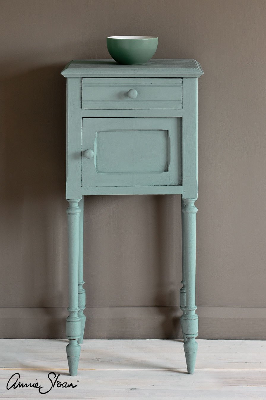 Chalk Paint® by Annie Sloan - The Purple Painted Lady
